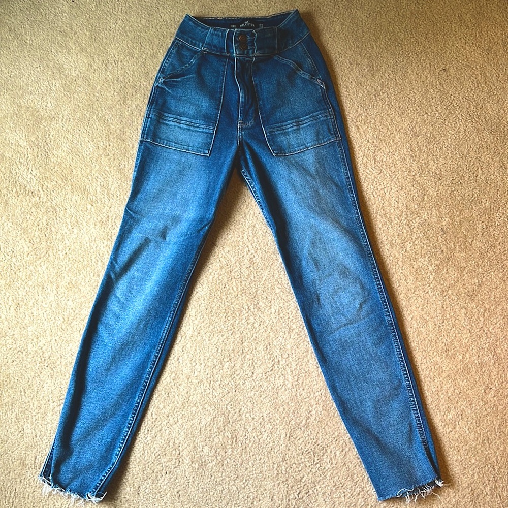 00 Hollister Medium Wash Jeans